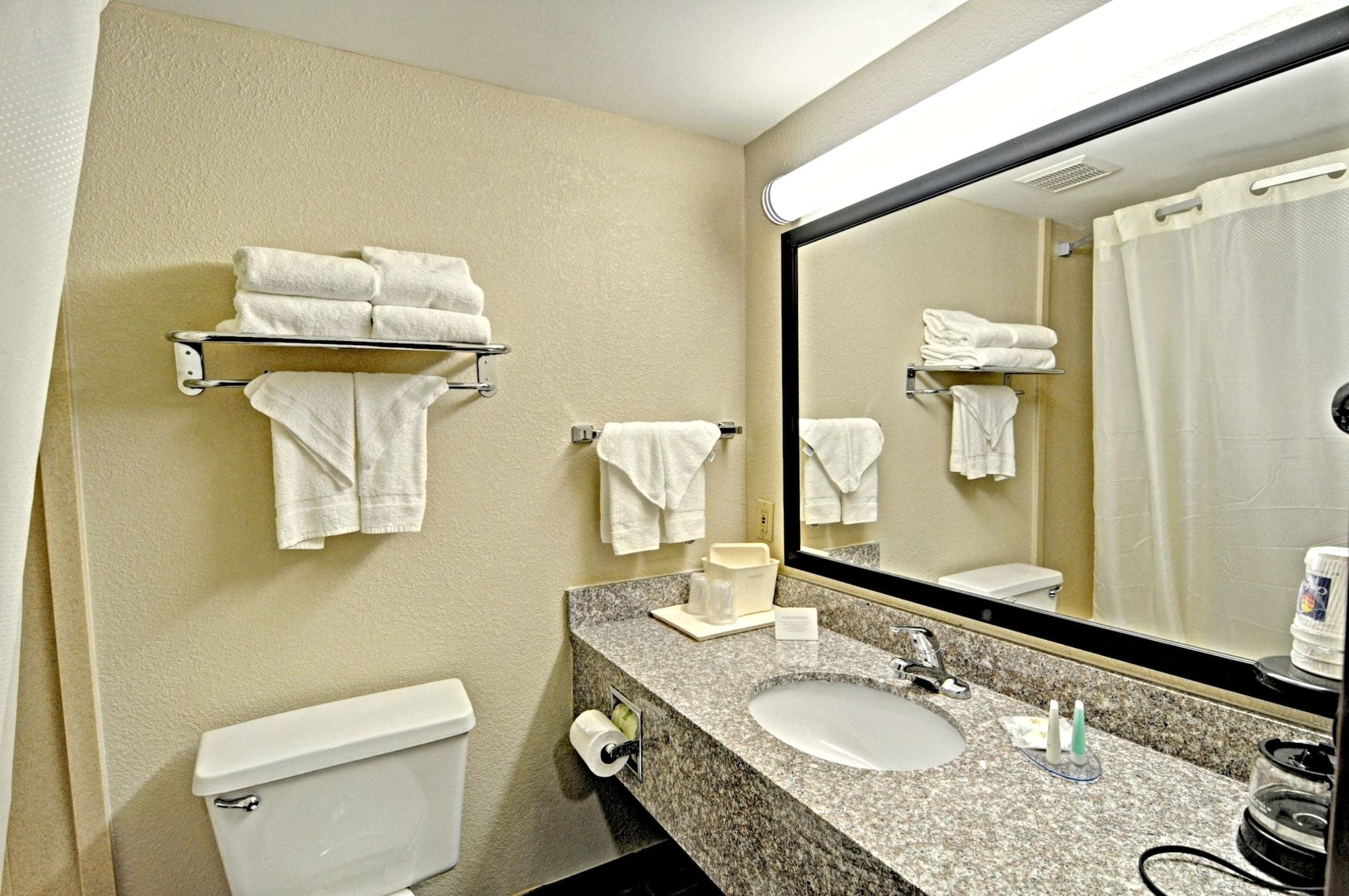 Comfort Inn & Suites Raphine - Lexington Near I-81 And I-64 Экстерьер фото