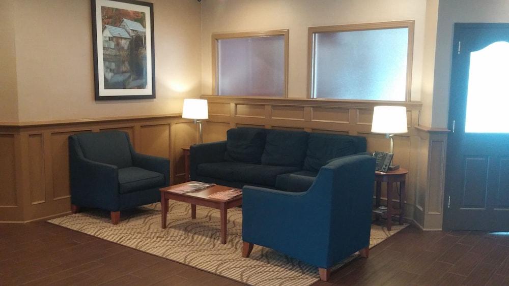 Comfort Inn & Suites Raphine - Lexington Near I-81 And I-64 Экстерьер фото