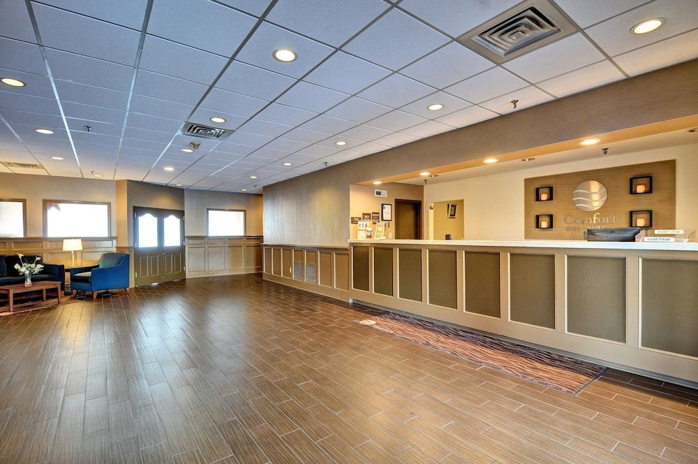 Comfort Inn & Suites Raphine - Lexington Near I-81 And I-64 Экстерьер фото