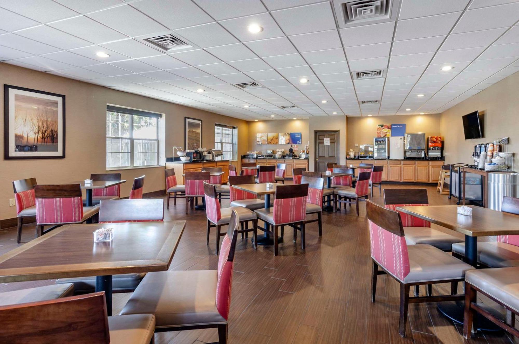 Comfort Inn & Suites Raphine - Lexington Near I-81 And I-64 Экстерьер фото