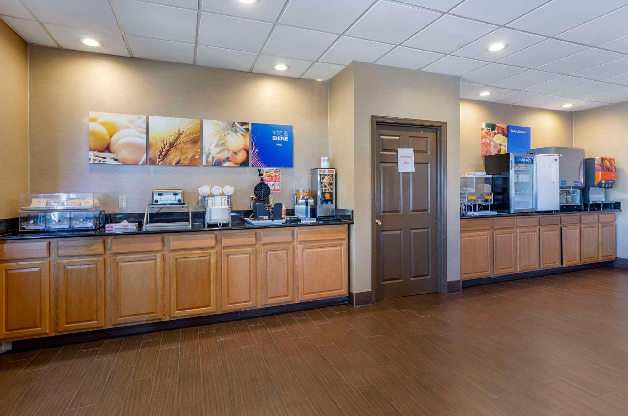 Comfort Inn & Suites Raphine - Lexington Near I-81 And I-64 Экстерьер фото