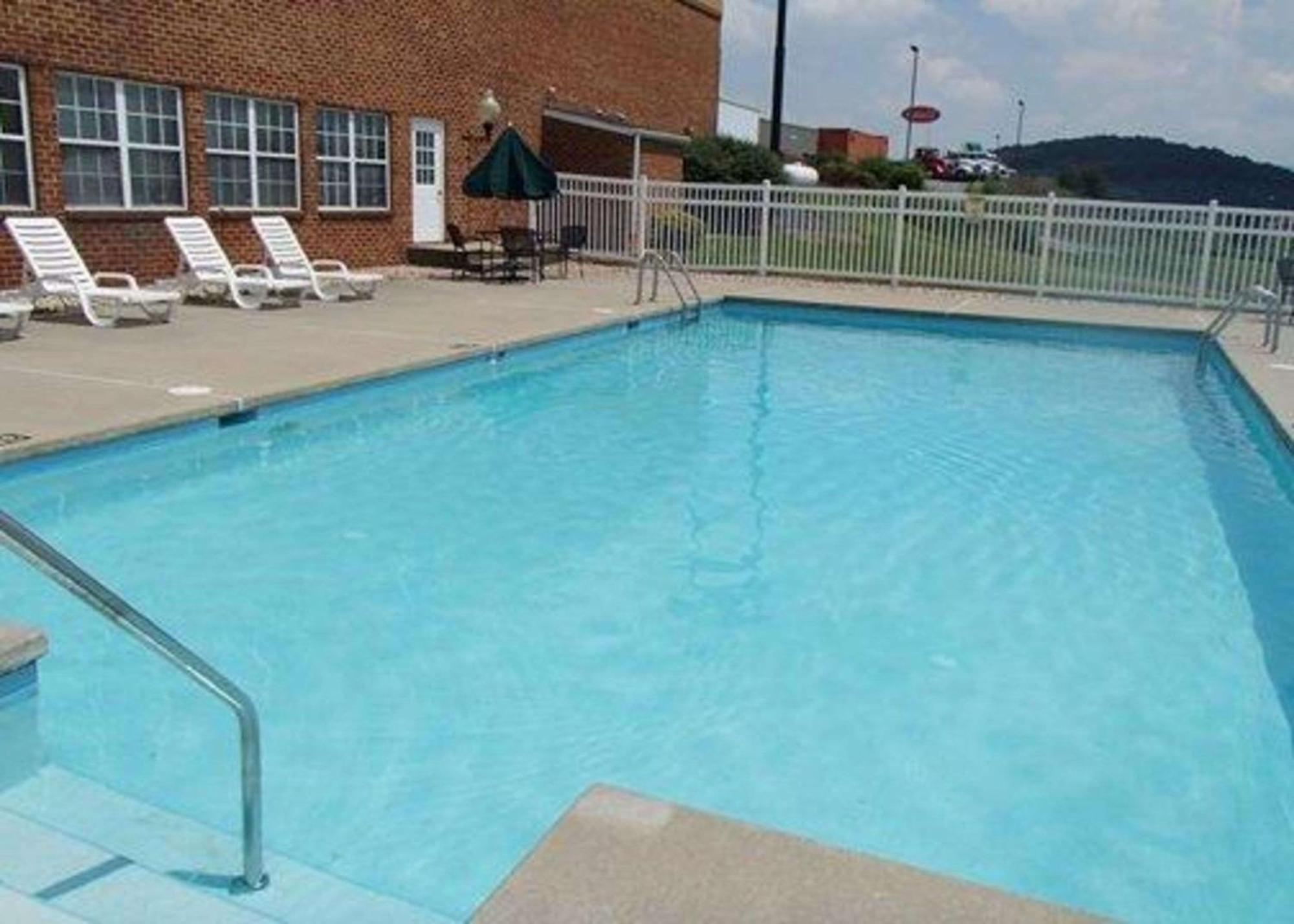 Comfort Inn & Suites Raphine - Lexington Near I-81 And I-64 Экстерьер фото