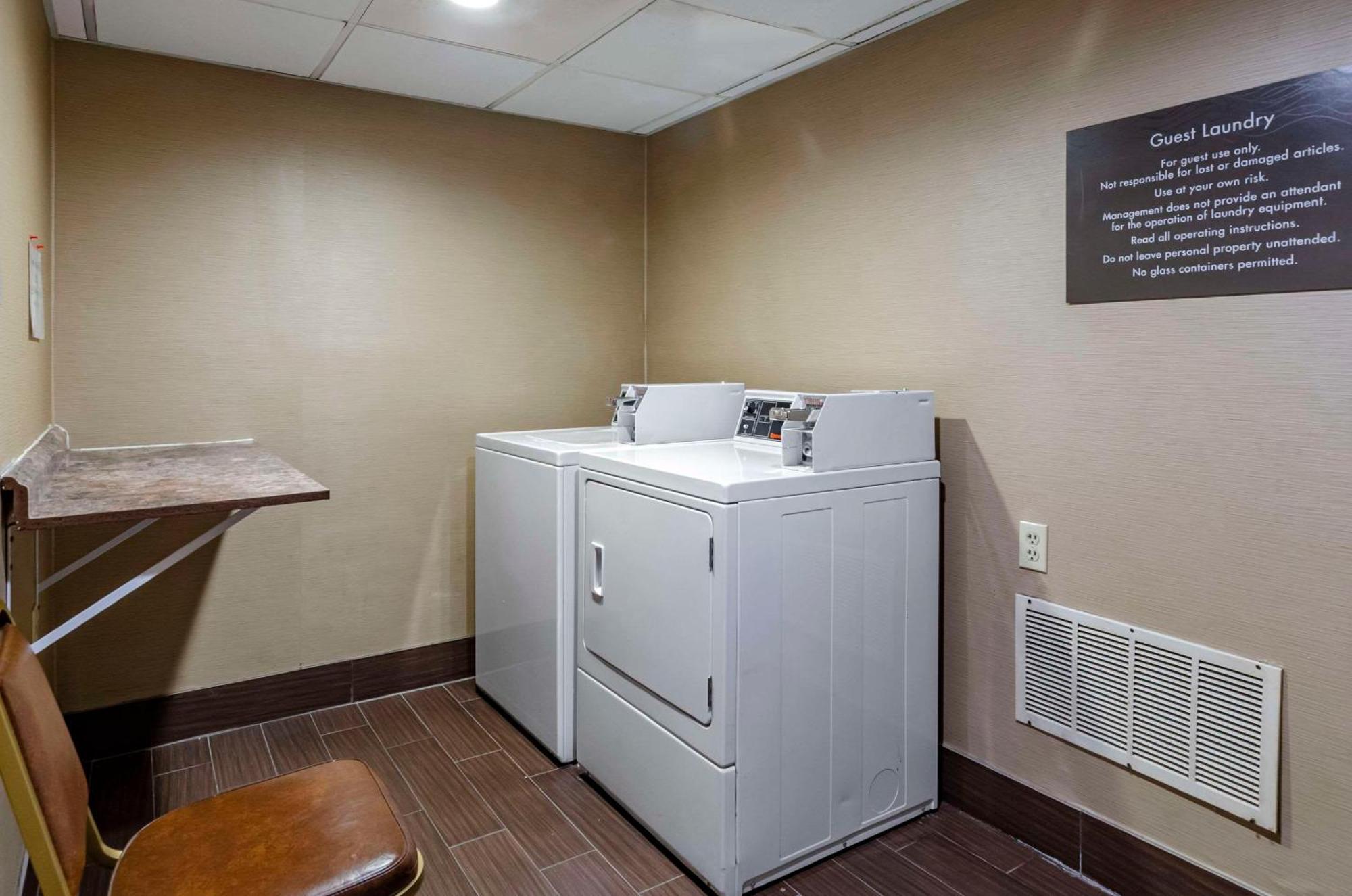 Comfort Inn & Suites Raphine - Lexington Near I-81 And I-64 Экстерьер фото